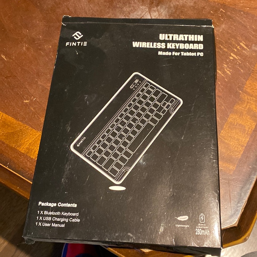 Wireless keyboard for tablets